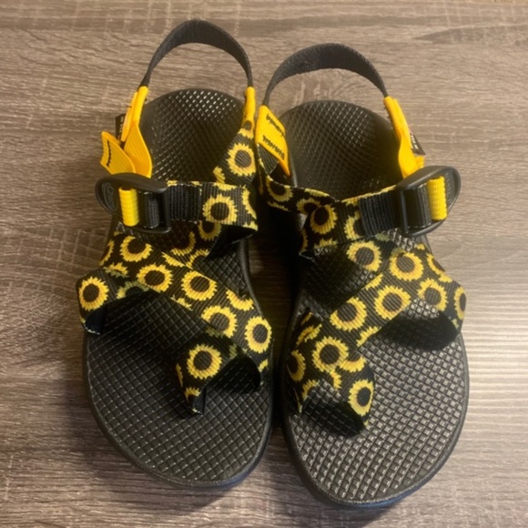 Sunflower Chacos Brand New - Picture 2 of 3